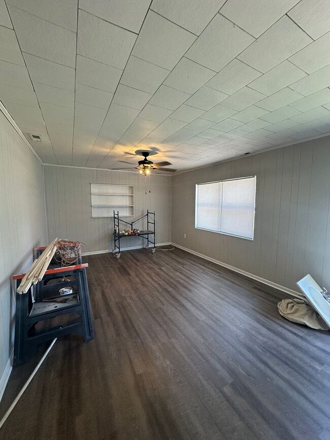 Photo - 820 Haywood Pl