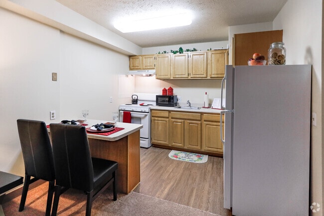 1 Br, 1 BA - 482 SF