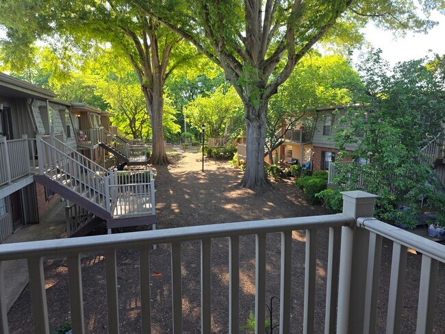 3822 Country Club Rd