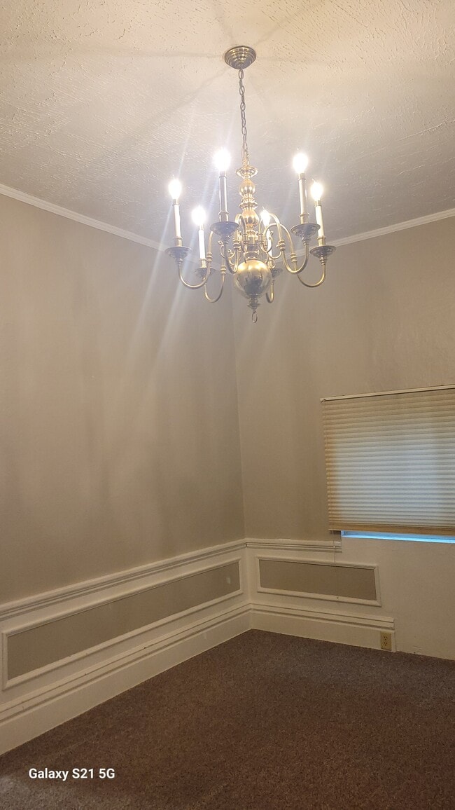 Photo - 1600 W 6th St