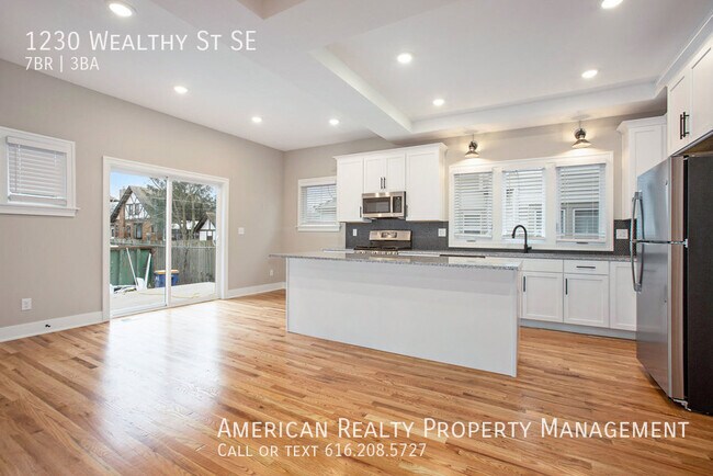 Photo - 1230 Wealthy St SE