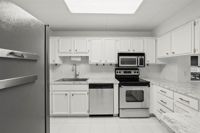 Photo - 1200 Tarpon Woods Blvd Unit Q4