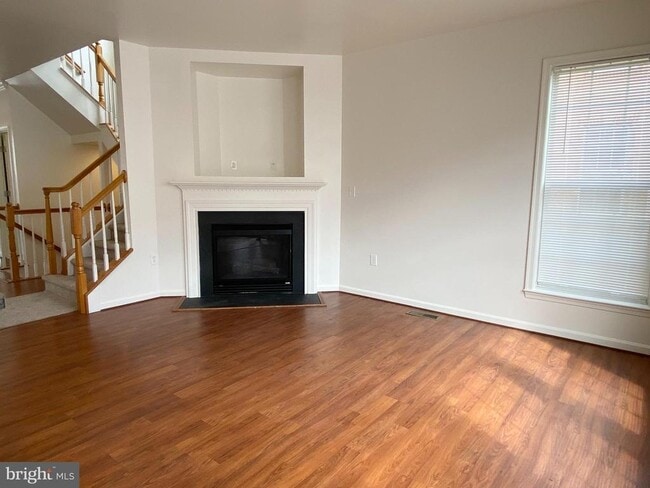 Photo - 5633 Sheals Ln