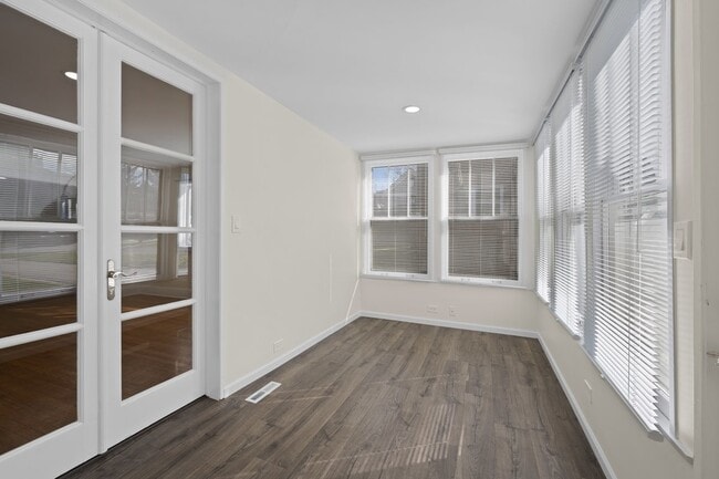 Photo - 823 Deerfield Rd