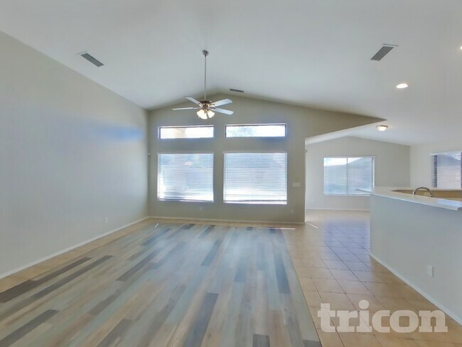 Photo - 8625 W Chickasaw St