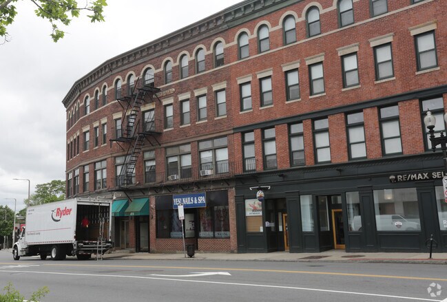 Photo - Washington Building