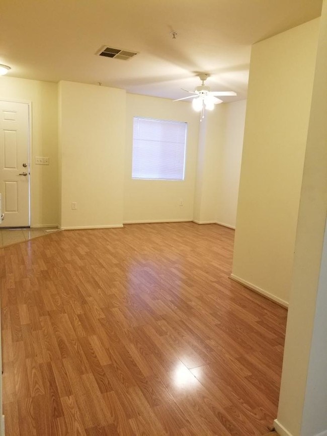 Photo - 600 Hosking Ave Unidad 14D