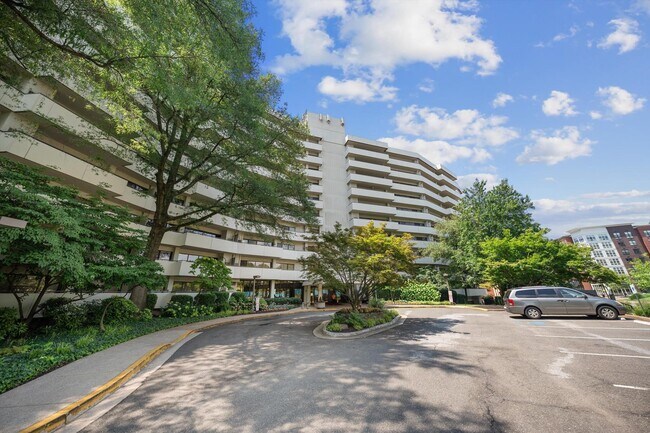 Photo - 5300 Columbia Pike Unit # 315