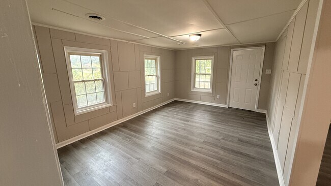 Photo - 3119 Clarendon Ave