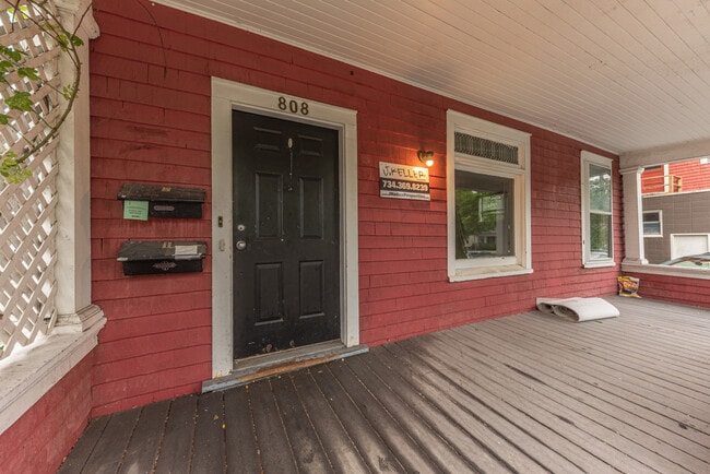 Photo - 808 E Ann St