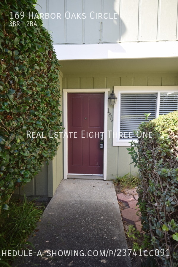 Photo - 169 Harbor Oaks Cir