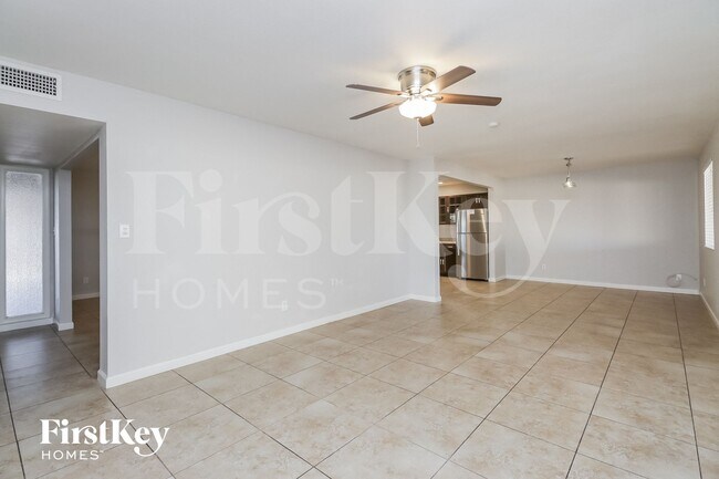 Photo - 2182 E Palmcroft Dr