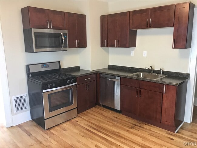 Building Photo - 908 Burrstone Rd Rental