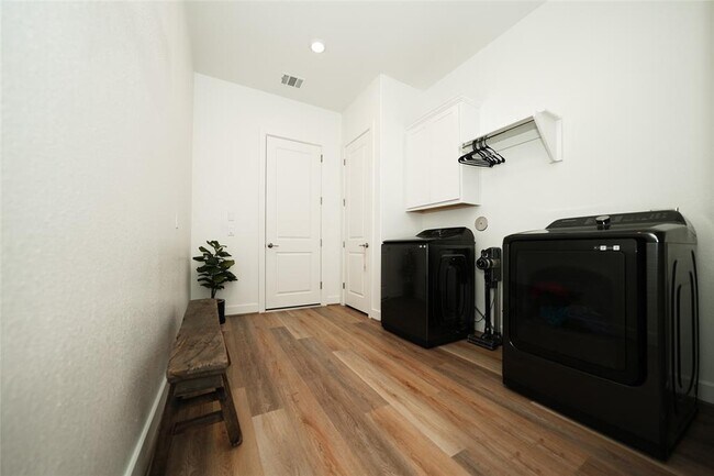 Photo - 5423 Water Terrace Ln