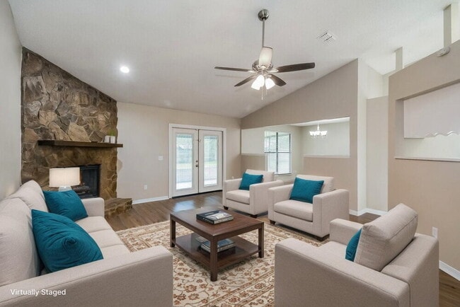 Photo - 2215 Botany St