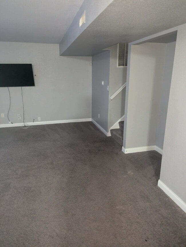 Open Family Room - 11531 Planewood Ct