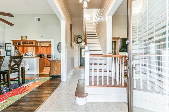 Photo - 1421 Winnie St