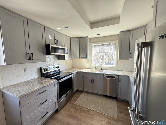 Building Photo - 3 Yost St Unit 3