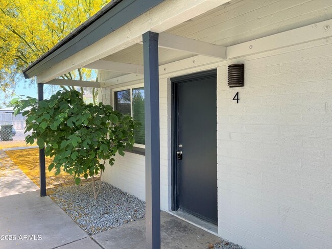 Building Photo - 4423 N 13th Pl Unit Apt 4