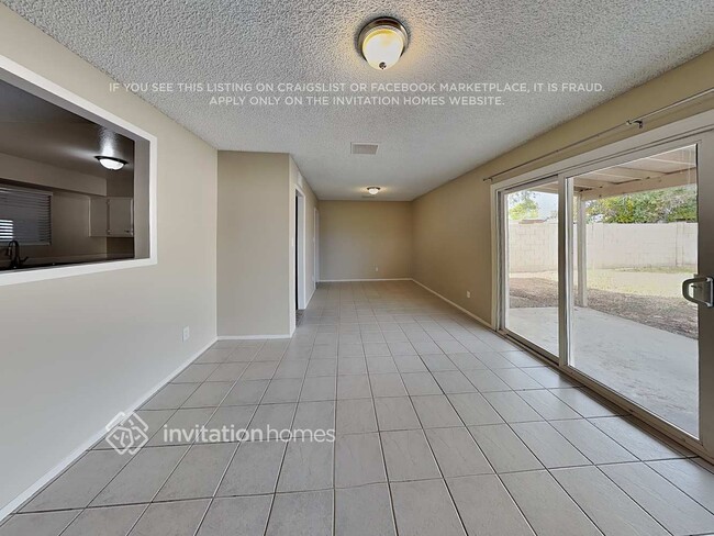 Photo - 1020 W Halstead Dr