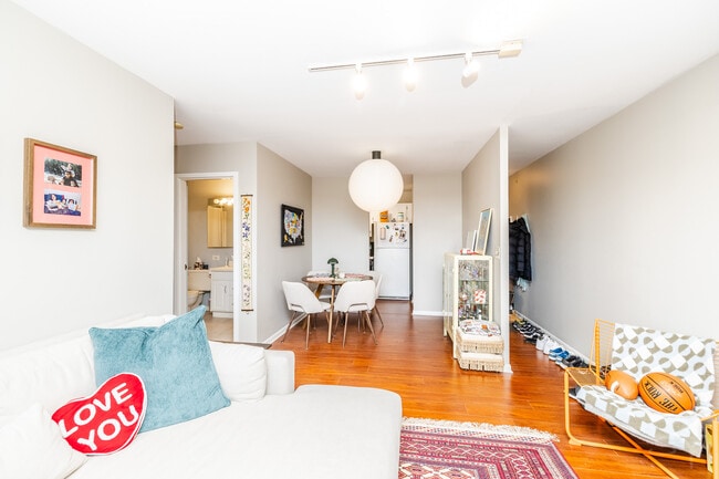 Photo - 607 W Wrightwood Ave