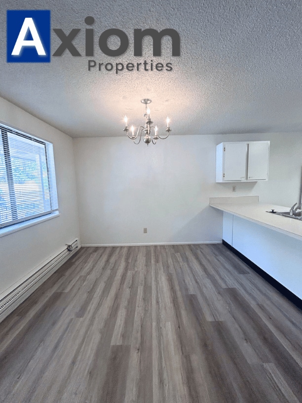 Building Photo - 2119 Marigold St Unit Syringa Terrace Apartments