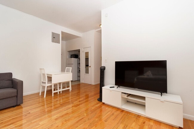 Photo - 215 B E 95th St Unidad ID1032068P