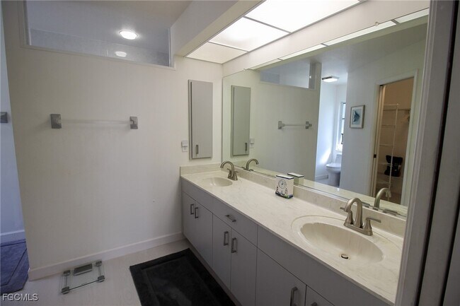 Photo - 138 SE 20th St