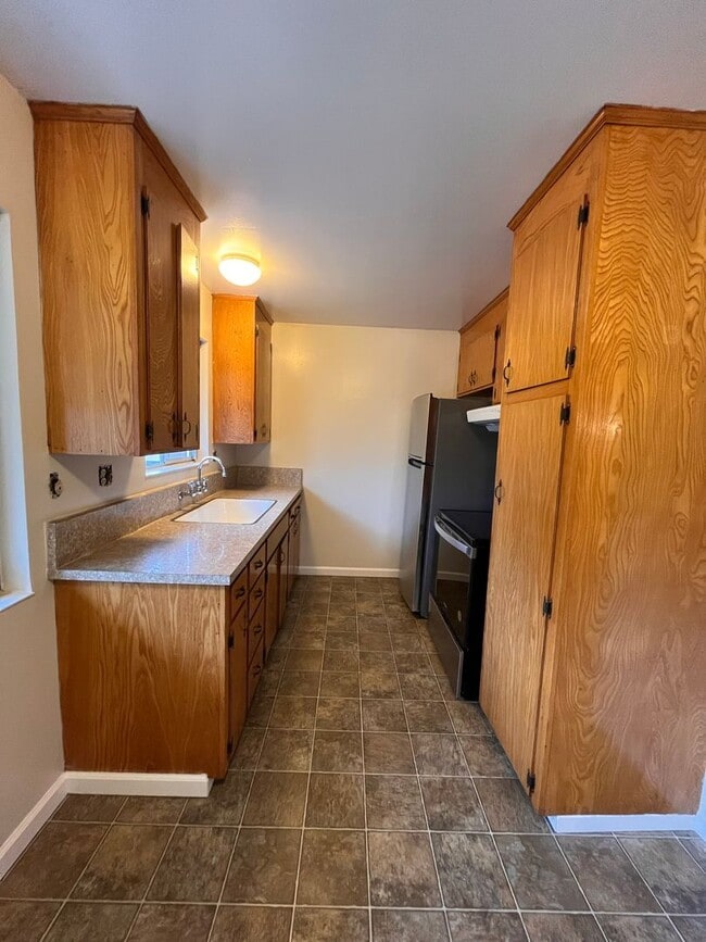 Building Photo - 854 Fremont St Unit Fremont 854 #C