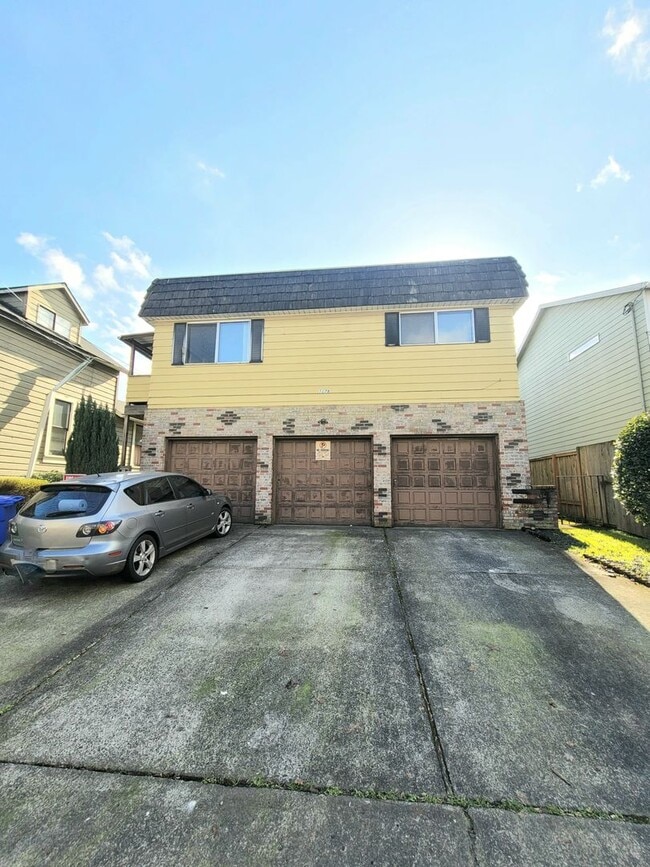 Photo - 1178 SE Pershing St Apartment Unit C