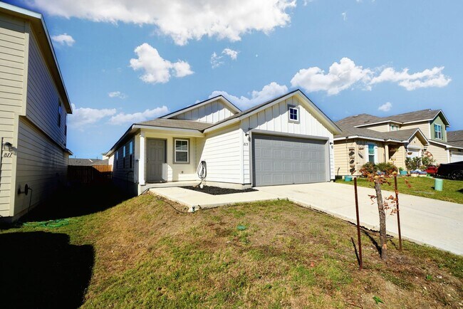 Photo - Stylish Move-In Ready Home in Rosillo Ranch, San Antonio, TX - Realtor Commission: $400