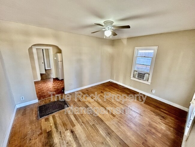 Photo - 413 W 15th St