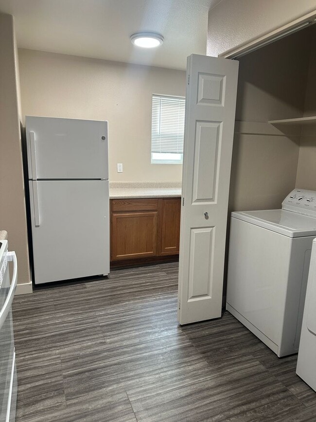 223/225 K St NE