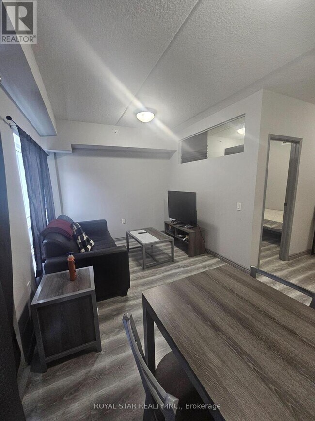 Photo - 275 Larch St Unité F411