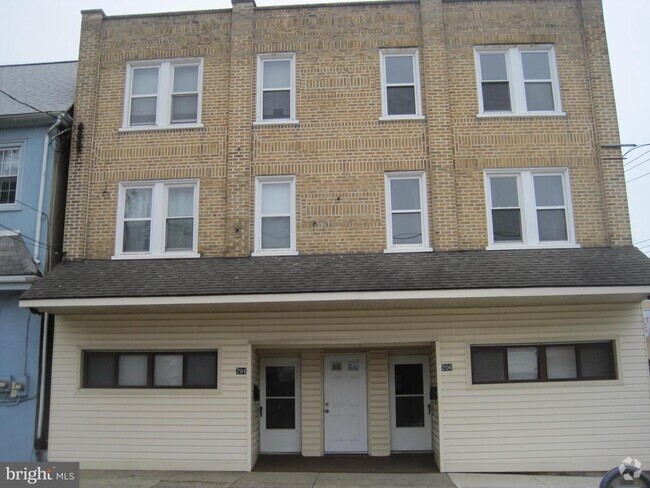 Building Photo - 206 Courtland St Unit 4 Rental