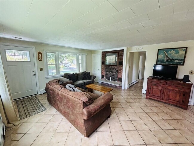 64 Hemlock Ave