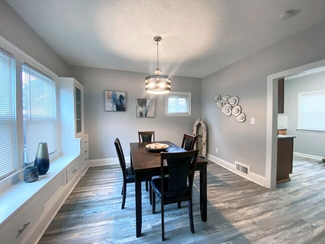 Photo - 3 Bed - 1 Bath Colonial available for Rent in Garfield Hts!