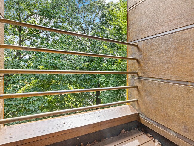 Photo - 170 Rawson Rd Unit #2