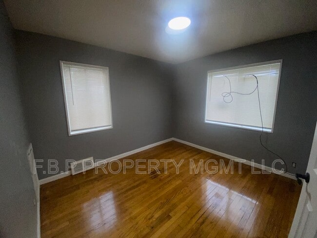 Photo - 7600 Pierson St