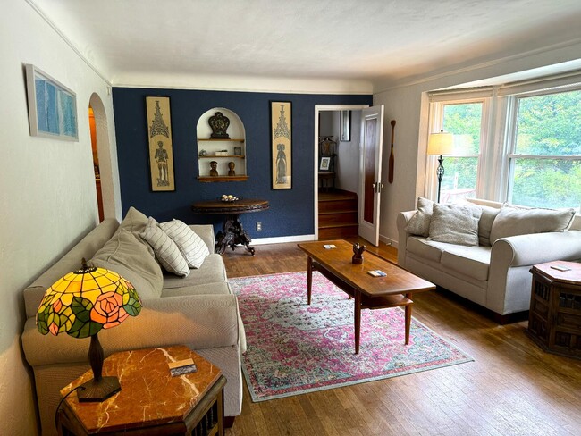 Photo - 144 Waukazoo Dr
