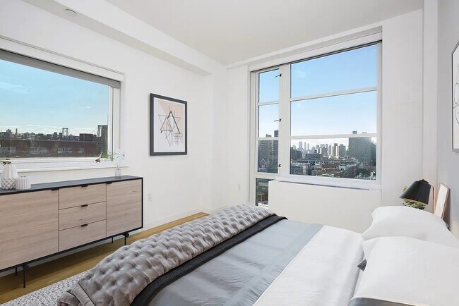 Building Photo - 331 E Houston St