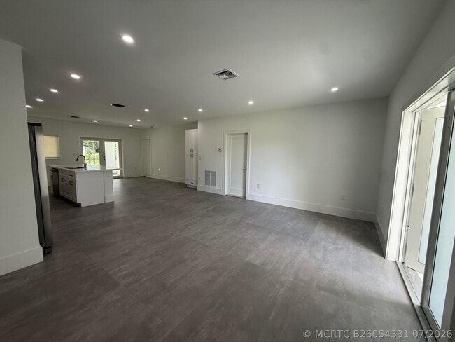 Photo - 13350 61st St N