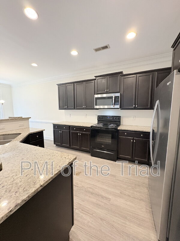 Photo - 2974 York Pl Dr NE