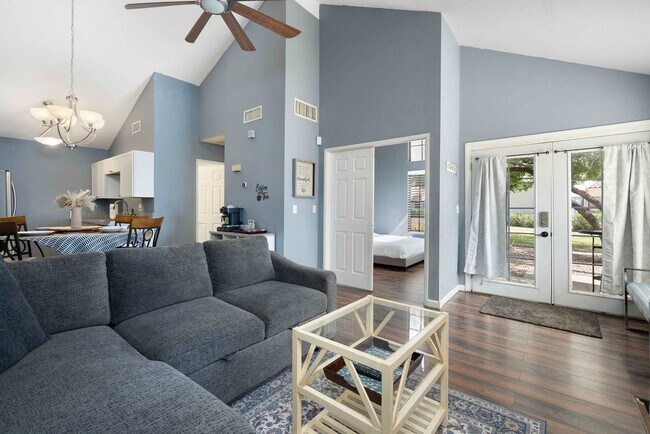 602 North May-SI FL1-ID1625719P
