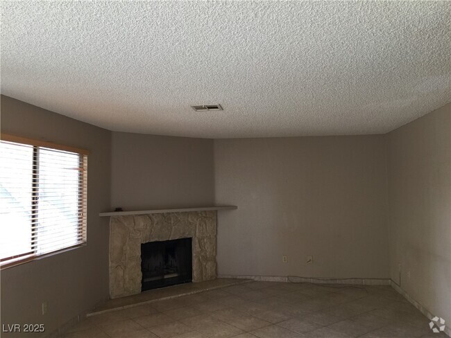 Building Photo - 1209 N Buffalo Dr Unit 102 Rental