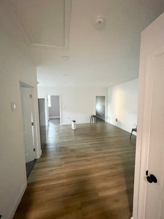 Building Photo - 2 Leonard St Unit #0