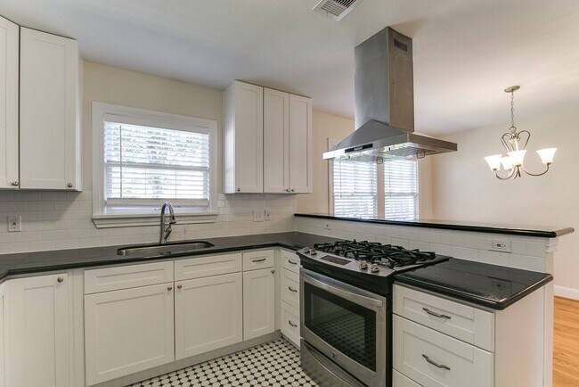 Photo - 927 Walling St