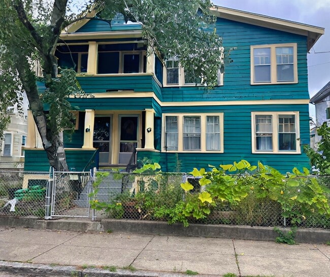 22 -24 Bayard St Unit #24 (First Floor)