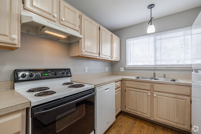 2BR, 1BA - 1,056SF - Kitchen