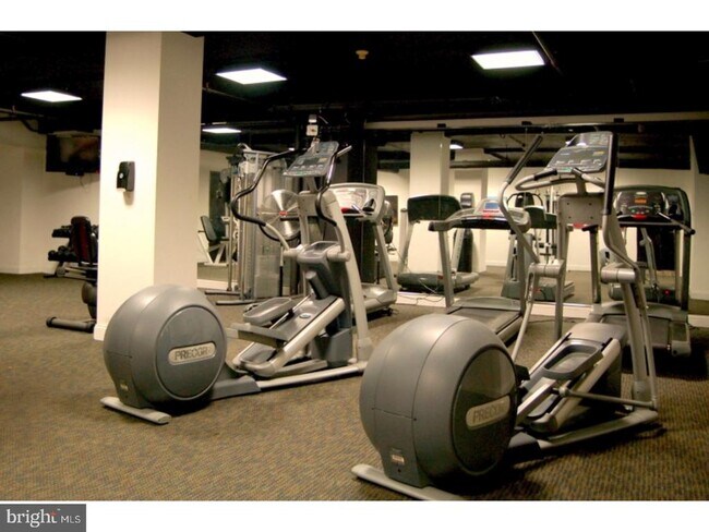 Photo - 1411 Walnut St Unidad 312